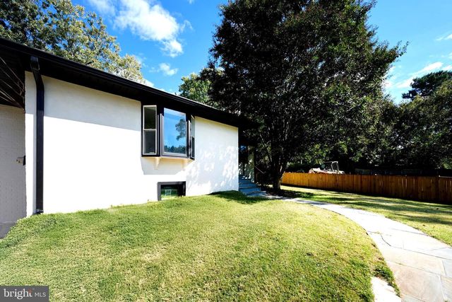 1904 LAMSON PL, Mclean, VA 22101