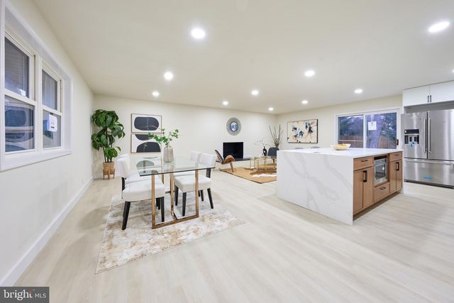 1904 LAMSON PL, Mclean, VA 22101