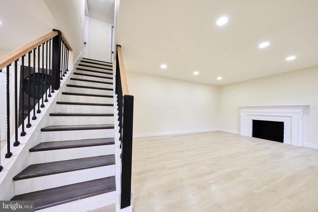 1904 LAMSON PL, Mclean, VA 22101