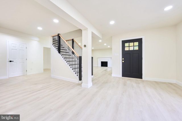 1904 LAMSON PL, Mclean, VA 22101