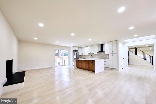 1904 LAMSON PL, Mclean, VA 22101