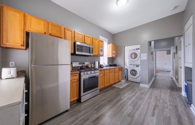 209 S Albany Avenue 1, Chicago, IL 60612