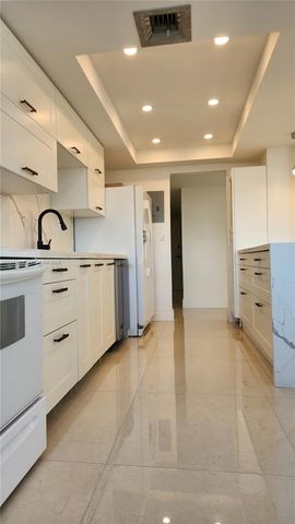 18051 Biscayne Boulevard 1705, Aventura, FL 33160