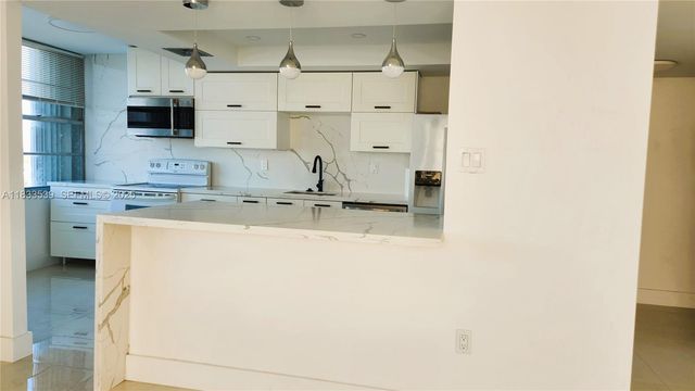 18051 Biscayne Boulevard 1705, Aventura, FL 33160