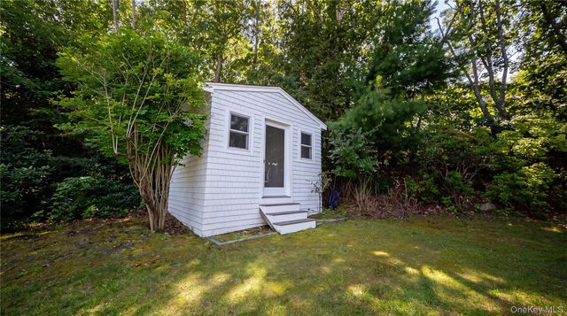 36 Breezy Drive, Sag Harbor, NY 11963