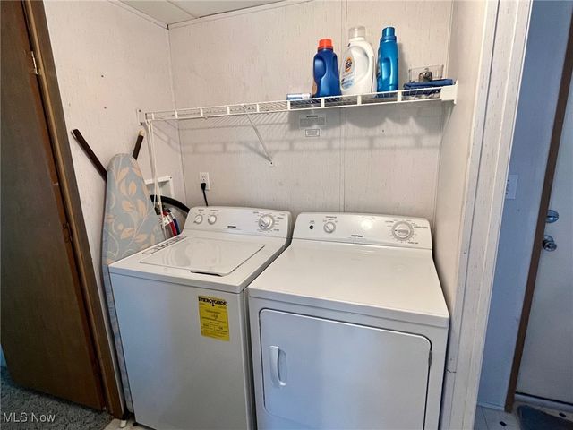 909 Kings Ridge Rd, St Marys, WV 26170