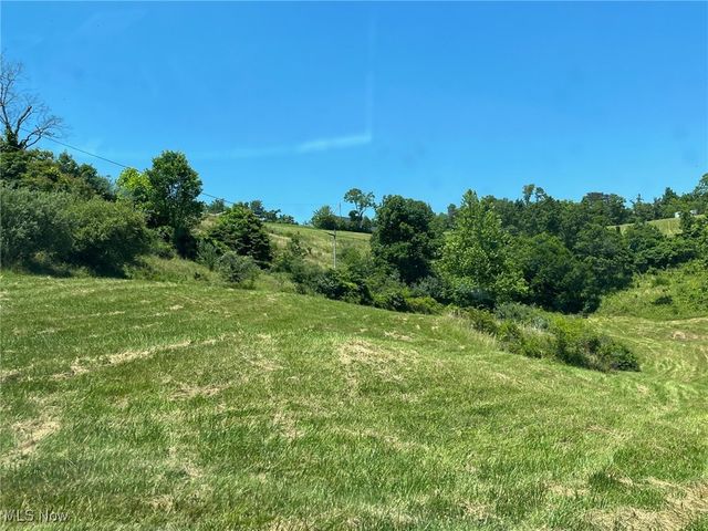 909 Kings Ridge Rd, St Marys, WV 26170