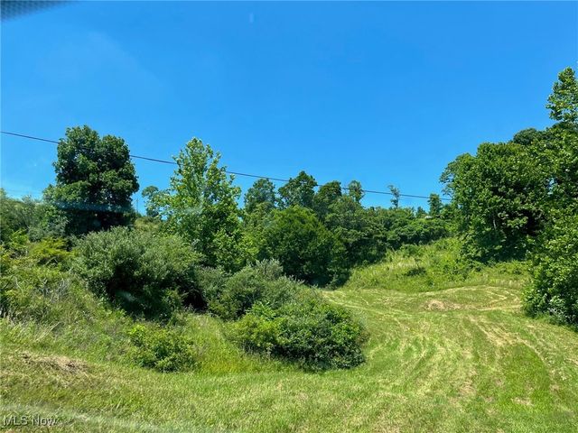 909 Kings Ridge Rd, St Marys, WV 26170