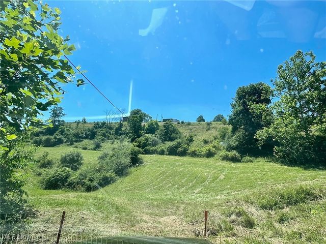 909 Kings Ridge Rd, St Marys, WV 26170