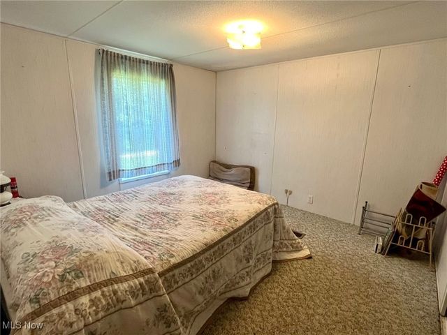 909 Kings Ridge Rd, St Marys, WV 26170