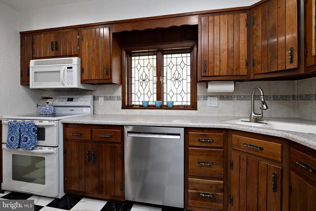 1636 W HIGH ST, Haddon Heights, NJ 08035