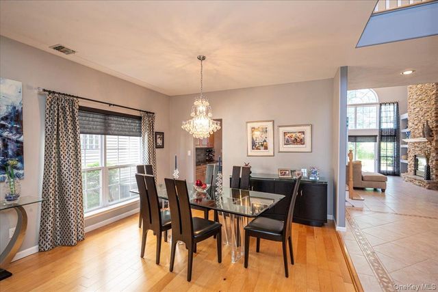 10 Windwatch Drive, Hauppauge, NY 11788