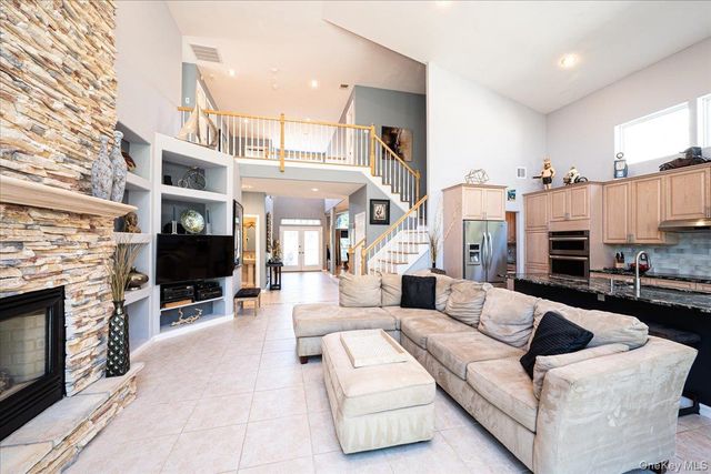 10 Windwatch Drive, Hauppauge, NY 11788