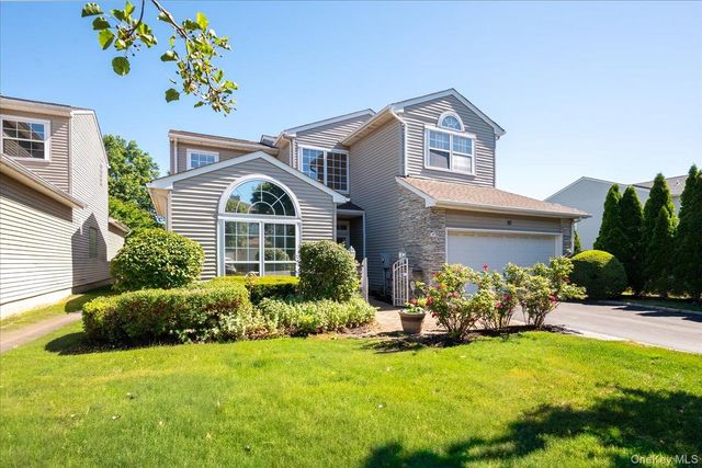 10 Windwatch Drive, Hauppauge, NY 11788