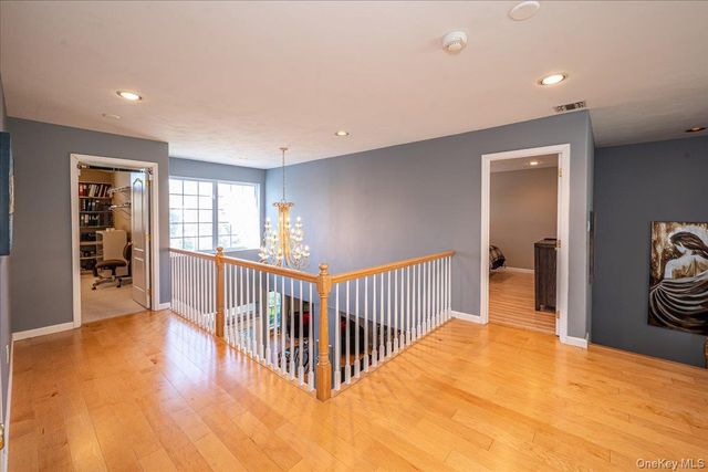 10 Windwatch Drive, Hauppauge, NY 11788