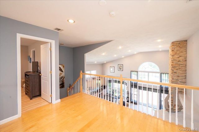 10 Windwatch Drive, Hauppauge, NY 11788