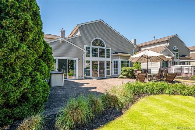 10 Windwatch Drive, Hauppauge, NY 11788