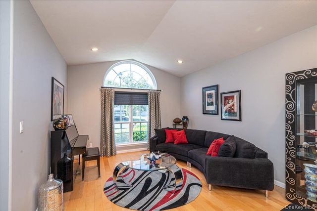 10 Windwatch Drive, Hauppauge, NY 11788