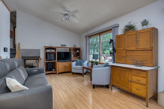 232 Yarrow Hill Drive, Cottage Grove, WI 53527