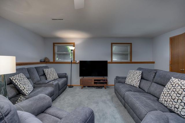 232 Yarrow Hill Drive, Cottage Grove, WI 53527