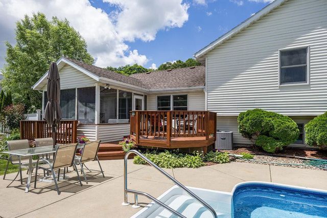 232 Yarrow Hill Drive, Cottage Grove, WI 53527