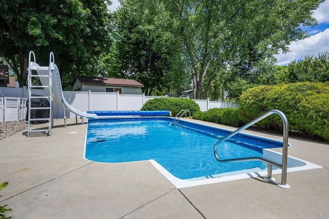 232 Yarrow Hill Drive, Cottage Grove, WI 53527