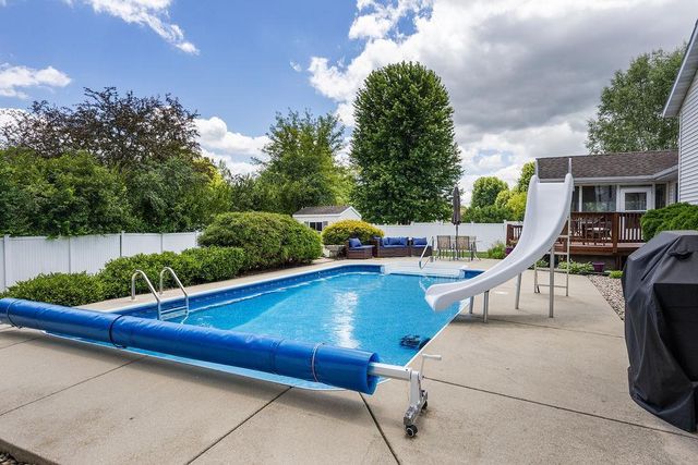 232 Yarrow Hill Drive, Cottage Grove, WI 53527