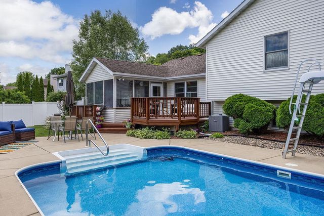 232 Yarrow Hill Drive, Cottage Grove, WI 53527
