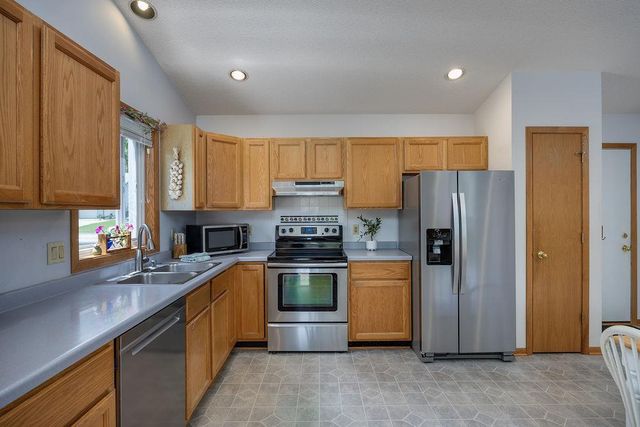 232 Yarrow Hill Drive, Cottage Grove, WI 53527