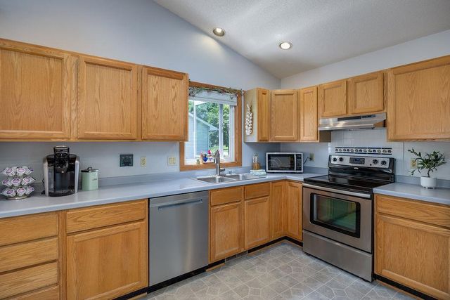232 Yarrow Hill Drive, Cottage Grove, WI 53527