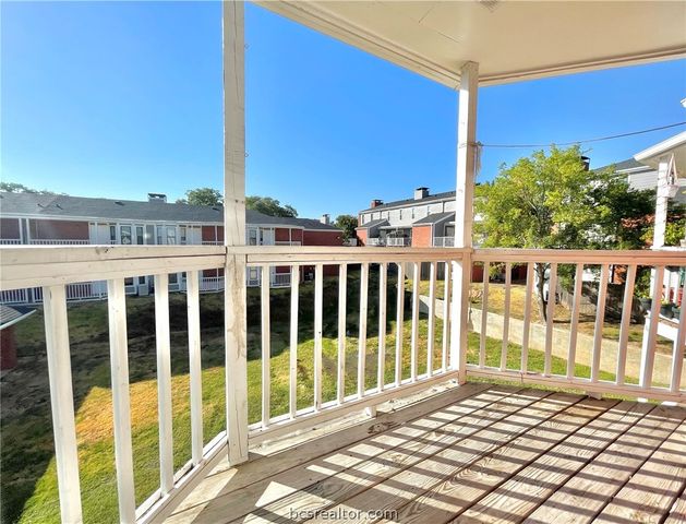 4441 Old College 2206, Bryan, TX 77801