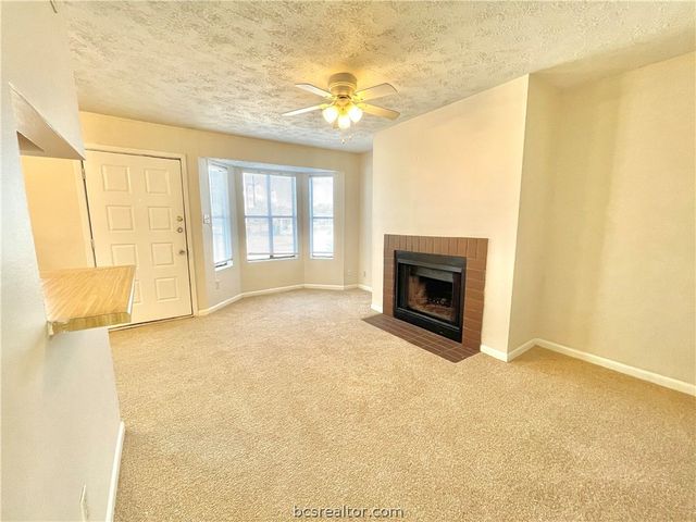 4441 Old College 2206, Bryan, TX 77801