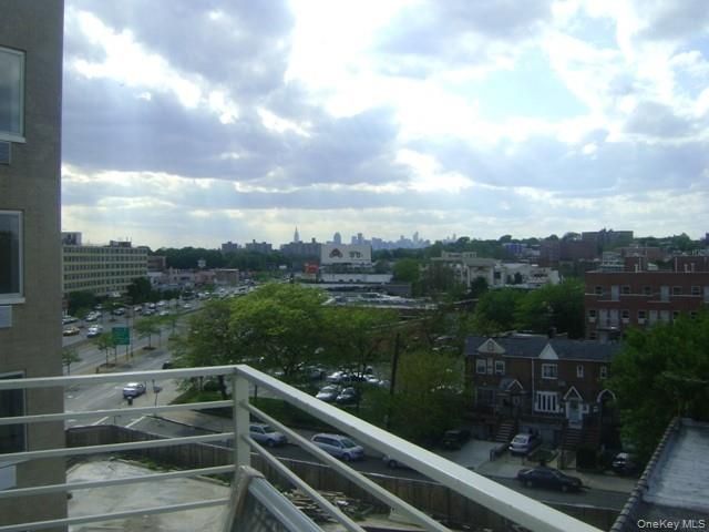 81-15 Queens 6L, Elmhurst, NY 11373