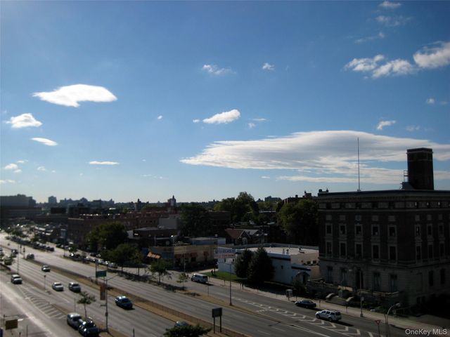 81-15 Queens 6L, Elmhurst, NY 11373
