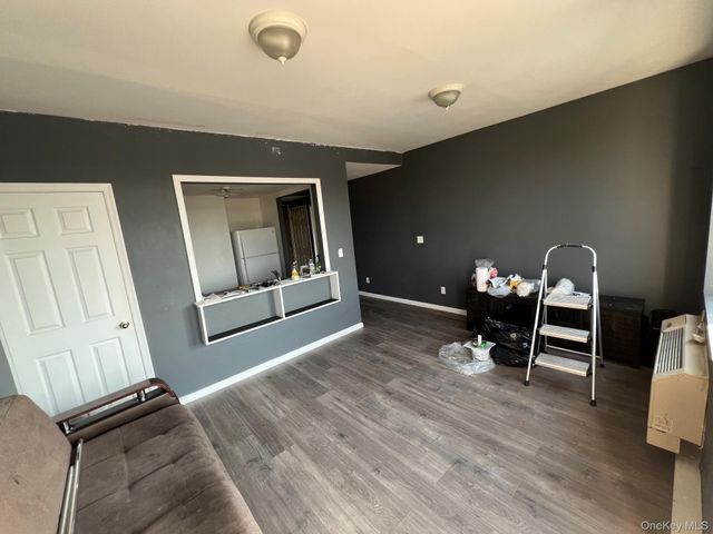 81-15 Queens 6L, Elmhurst, NY 11373