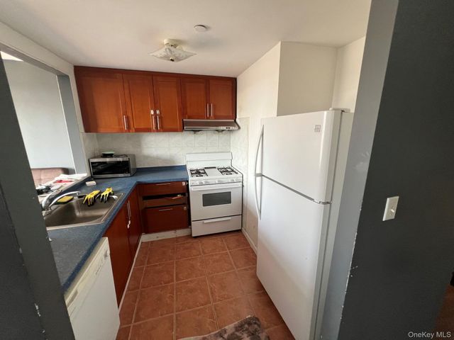 81-15 Queens 6L, Elmhurst, NY 11373