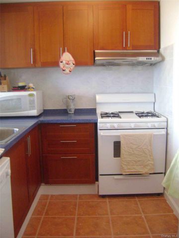 81-15 Queens 6L, Elmhurst, NY 11373