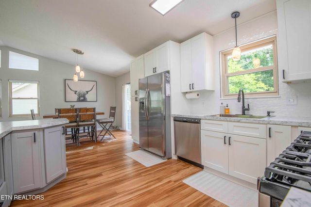 1002 Oxford Hills Drive, Maryville, TN 37803