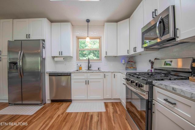 1002 Oxford Hills Drive, Maryville, TN 37803