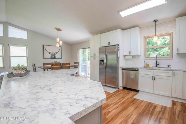 1002 Oxford Hills Drive, Maryville, TN 37803