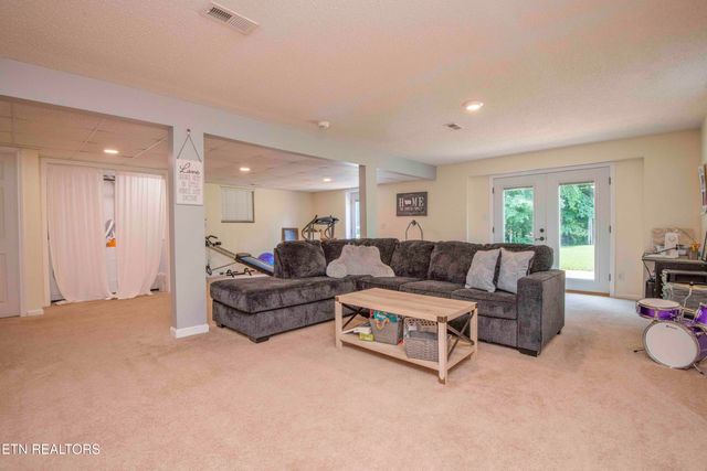 1002 Oxford Hills Drive, Maryville, TN 37803