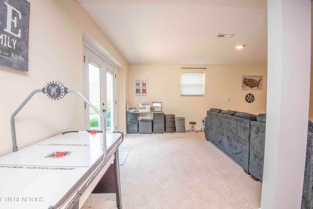 1002 Oxford Hills Drive, Maryville, TN 37803