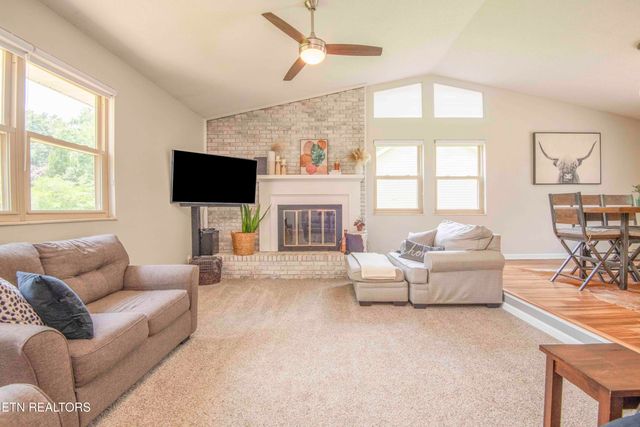 1002 Oxford Hills Drive, Maryville, TN 37803