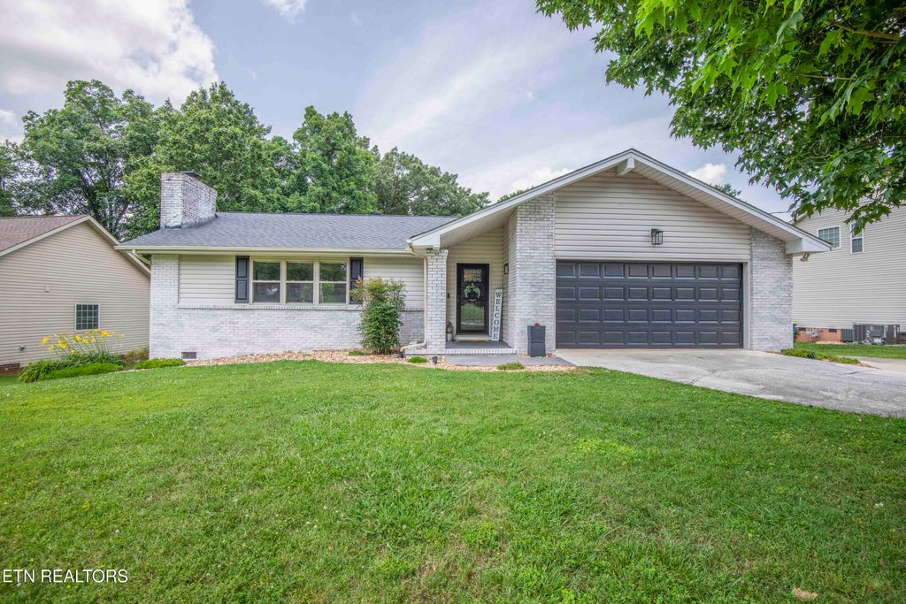 1002 Oxford Hills Drive, Maryville, TN 37803