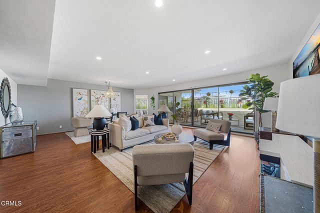 284 S Madison Avenue 401, Pasadena, CA 91101