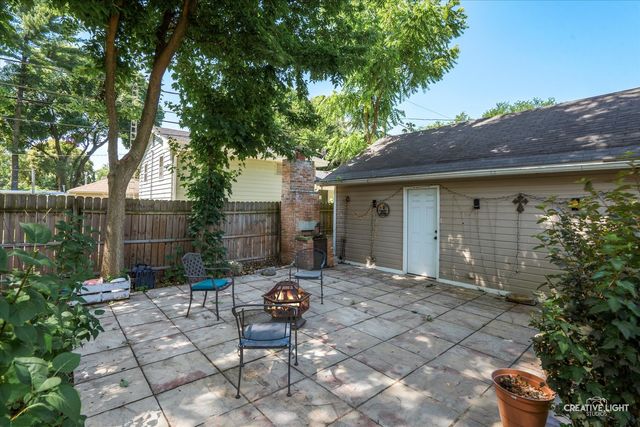 1044 Garfield Avenue, Aurora, IL 60506