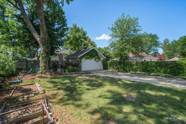 1044 Garfield Avenue, Aurora, IL 60506