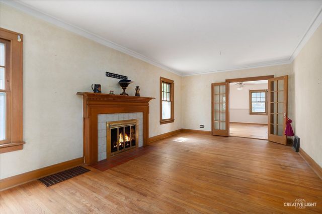 1044 Garfield Avenue, Aurora, IL 60506