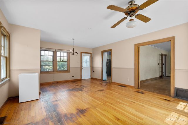 1044 Garfield Avenue, Aurora, IL 60506