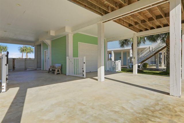 4027 Silver Reef Court, Galveston, TX 77554